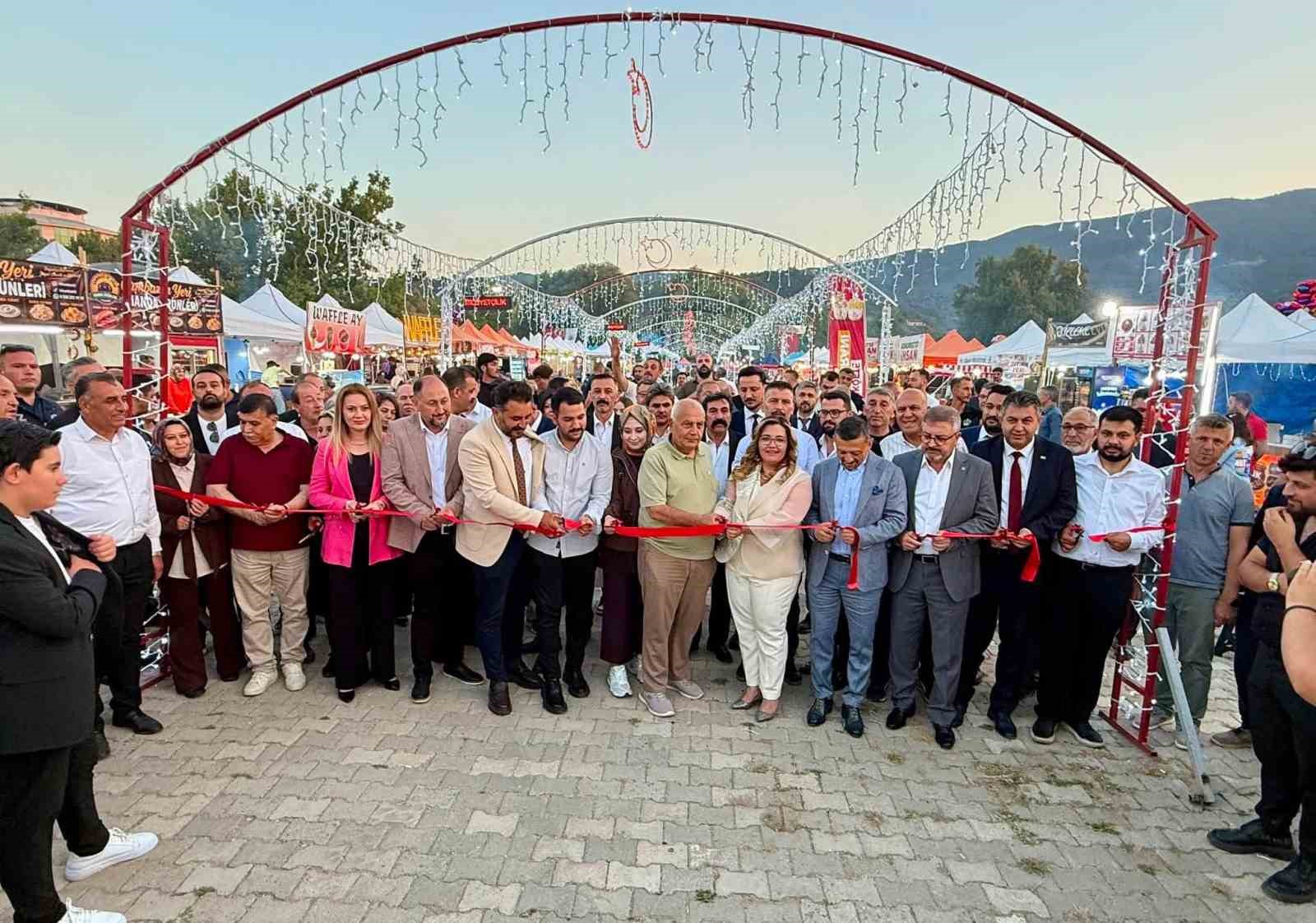 simav-da-93-turizm-ve-ticaret-panayiri-coskuyla-acildi