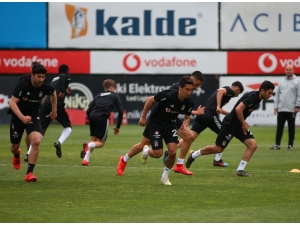 Beşiktaş’ın Kasımpaşa Mesaisi Sürüyor