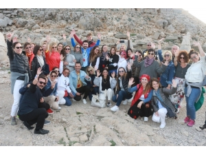 Nemrut Dağı Ünlüleri Ağırladı