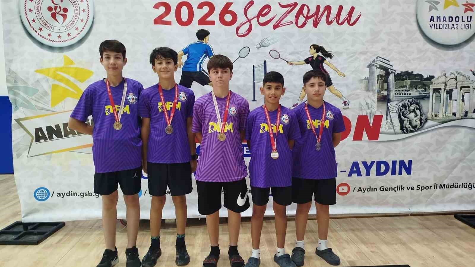 aydinli-badmintoncular-yari-finale-yukseldi