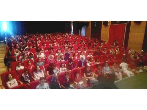 Tosya Belediyesi, Bin Çocuğa Ücretsiz Sinema İzletti