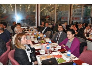 Kars’ta Ak Parti’nin İftar Yemeği Yoğun İlgi Gördü
