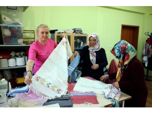 Cicim Dokuma Tekniği Kadınların Ellerinde Hayat Buluyor