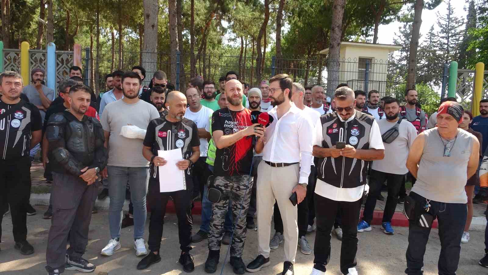 siparis-almaya-gittigi-isletmede-doner-bicakli-saldiriya-ugradi-eline-30-dikis-atildi