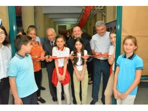 Öğrencilerinden Yıl Sonu Sergisi