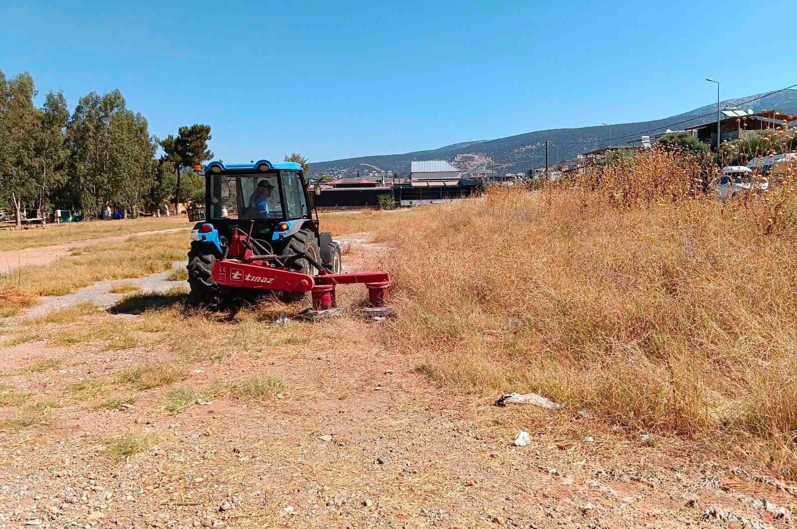 didim-belediyesi-kent-genelindeki-bakim-calismalarini-araliksiz-surduruyor