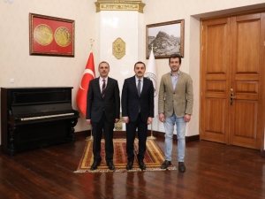 Kars’ta, Millet Bahçesi Ve Kent Meydanı Projeleri Hayata Geçiriliyor