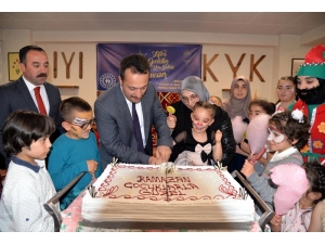 Vali Şentürk, Üniversite Öğrencileriyle İftar Yaptı