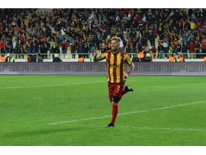 Evkur Yeni Malatyaspor’da Ömer Şişmanoğlu Takımdan Ayrıldı