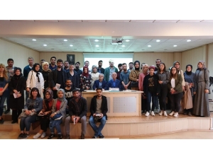 Duayen Gazeteci Genç İletişimcilerle Buluştu