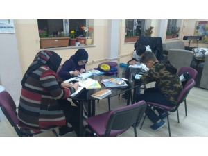 Öğretmenlerden Lgs’ye Katılacak Öğrencilere Gönüllü Eğitim