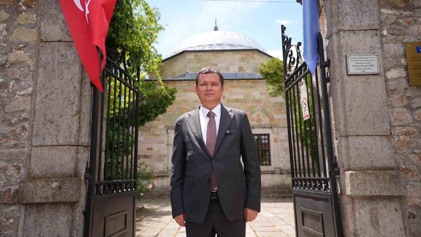 sultan-1-murad-hudavendigar-han-kosova-da-dualarla-anildi