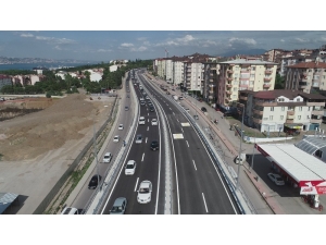 Gölcük Yüzbaşılar Kavşağı Trafiğe Açıldı