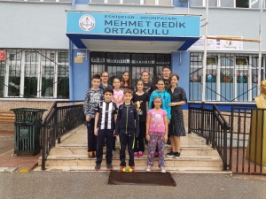 Kültür Elçisi Speaky Öğrencilere Türkçe Öğretiyor