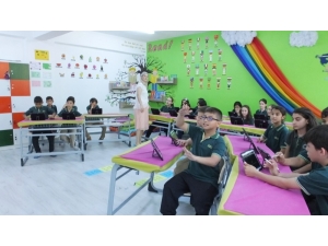 Bu Okulda İngilizce Öğrenmek Daha Kolay Hale Geldi
