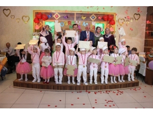 Kur’an Okumayı Öğrenen Öğrenciler Mezun Oldu