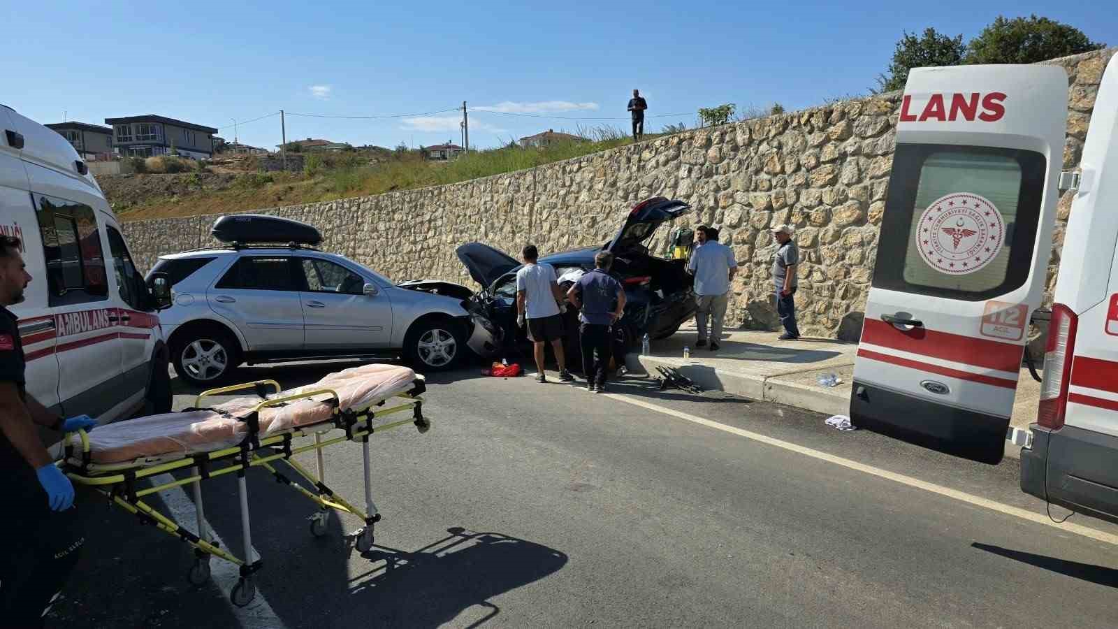 yalova-da-2-otomobil-carpisti-4-yarali