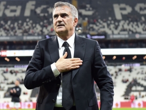 Maç Sonunda Şenol Güneş’e Ve Futbolculara Destek