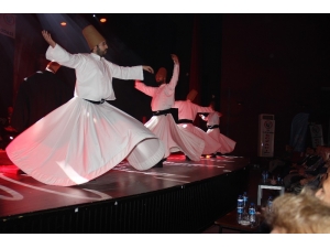 “Aşk Olsun” Sema Gösterisi Eczacılardan Tam Not Aldı