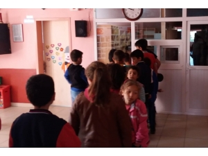 Bu Okulda Harçlıklar Paylaşılıyor