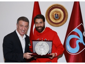 Trabzonspor’da Olcay Şahan Ve Ibanez’e Veda Plaketi