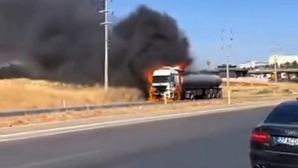 gaziantep-te-seyir-halindeki-tanker-alev-alev-yandi