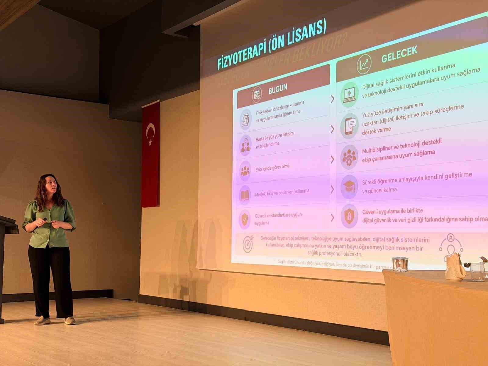 antalya-bilim-merkezi-nde-gelecegin-meslekleri-soylesileri