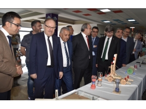 ‘Her Atık Çöp Değildir’ Temalı Sergi Açıldı