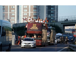 Galatasaray’da Kupa Töreni Başladı