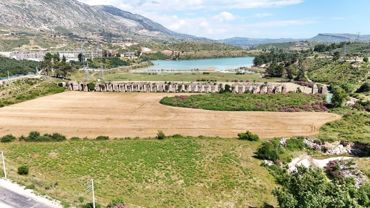 tarihi-su-kemerleri-zamana-meydan-okuyamadi
