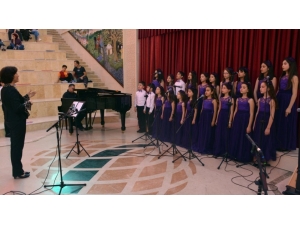 Çoksesli Çocuk Korosu Yetenekleriyle Büyüledi