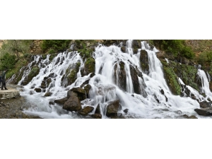 Gümüşhane’de 40 Gözeli Şelale Büyülüyor