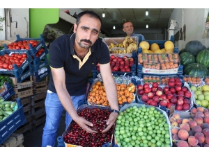 Meyve Fiyatları Düşüşe Geçti