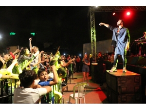 Emre Kaya Şarkılarıyla Antalyalıları Coşturdu