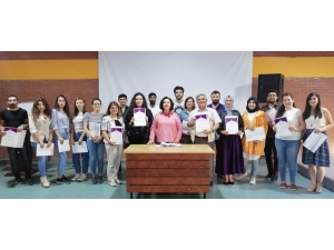 Metinbilim ‘Etkin Yazarlık’ Atölyesi’ Mezunlarına Belge