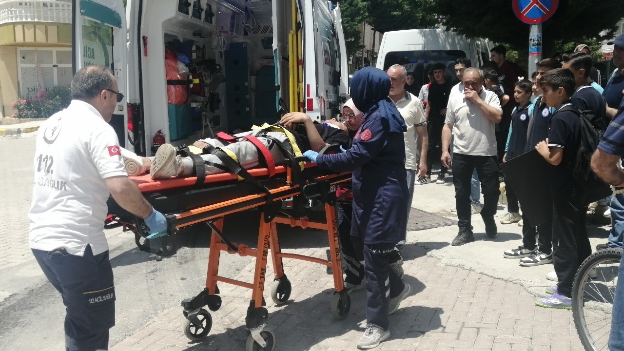 isparta-da-otomobil-ile-motosiklet-carpisti-1-yarali