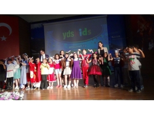 İngilizceyi Öğrenmenin Sevincini Aileleri İle Yaşadılar