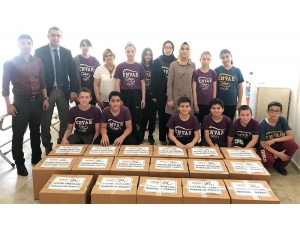 Öğrenciler Ramazan Paketi Hazırlayıp Dağıttı