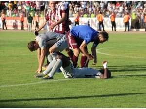 Bir Yanda Sevinç, Diğer Yanda Hüzün