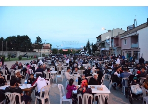 Dumlupınar Belediyesi’nden Halk İftarı