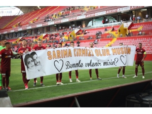 Tribünde Evlilik Teklifi