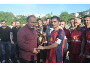 İnfaz Koruma Memuru Ve Gardiyanlardan Kurulan Amatör Takım Şampiyon Oldu