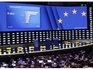 Yunanistan’da Erken Seçim Çağrısı