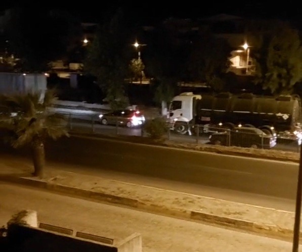 motosikletiyle-bariyerlere-carpan-genc-agir-yaralandi