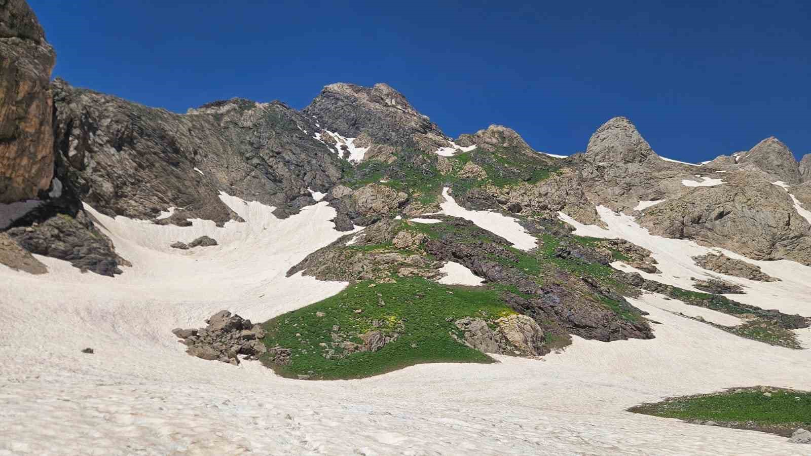 diyarbakirli-akturk-ten-cilo-resko-zirvesi-ne-solo-tirmanis