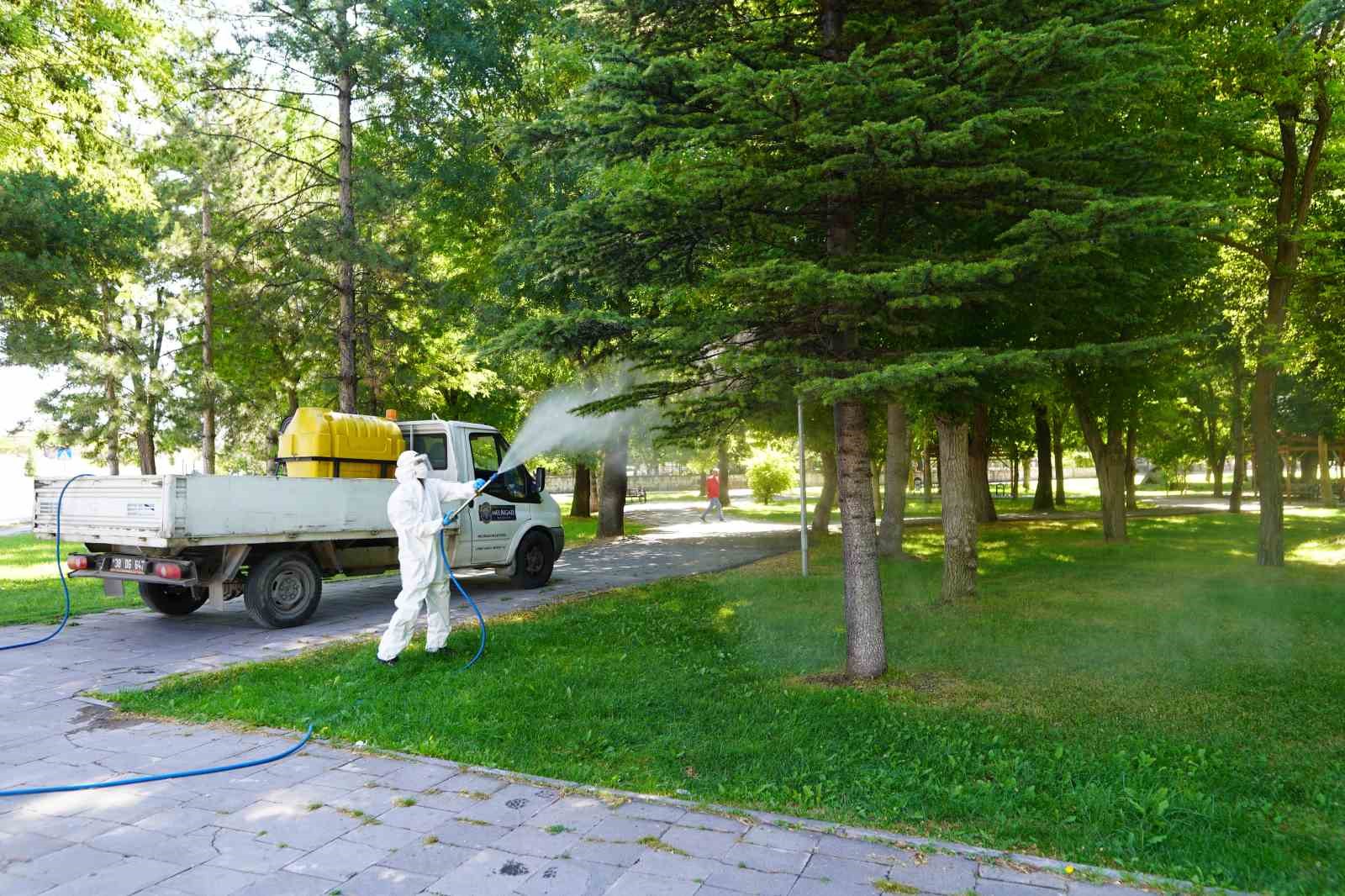 melikgazi-de-58-mahallede-ilaclama-calismalari-devam-ediyor