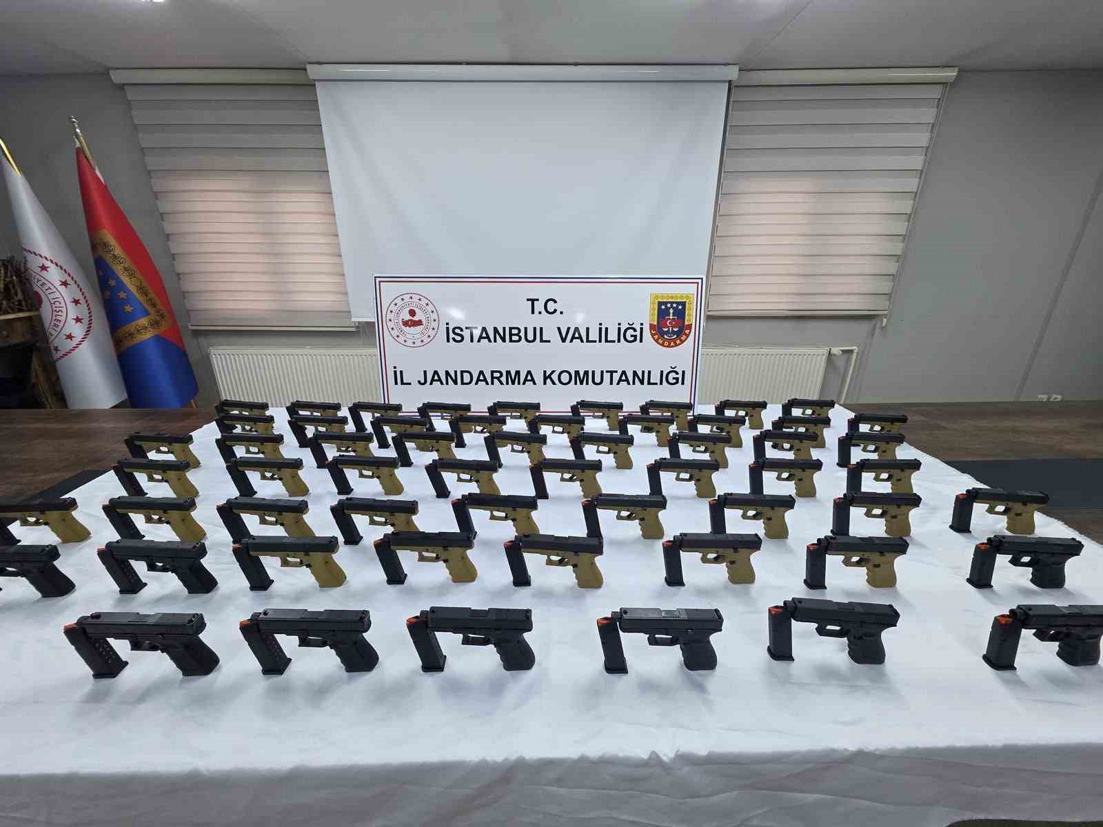 alici-kiligina-giren-jandarma-ekiplerinden-silah-kacakcilarina-darbe-1-gozalti