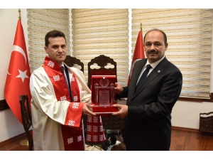 Kastamonu Üniversitesi’ne Rektör Olarak Atanan Topal, Görevi Devraldı