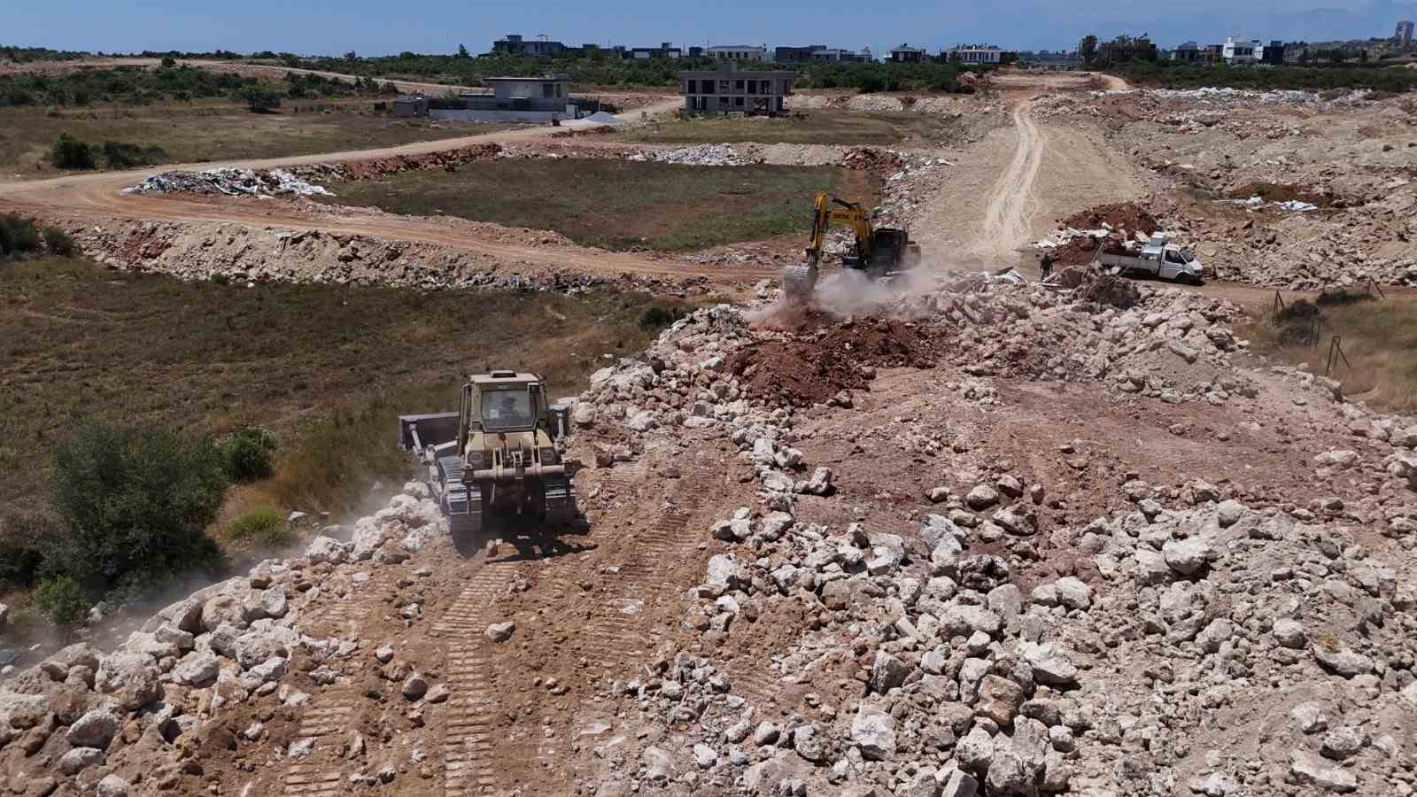 aksu-da-yeni-imar-yolu-calismalari-devam-ediyor