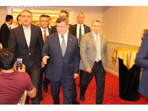 Davutoğlu Diyarbakır’da İftara Katıldı